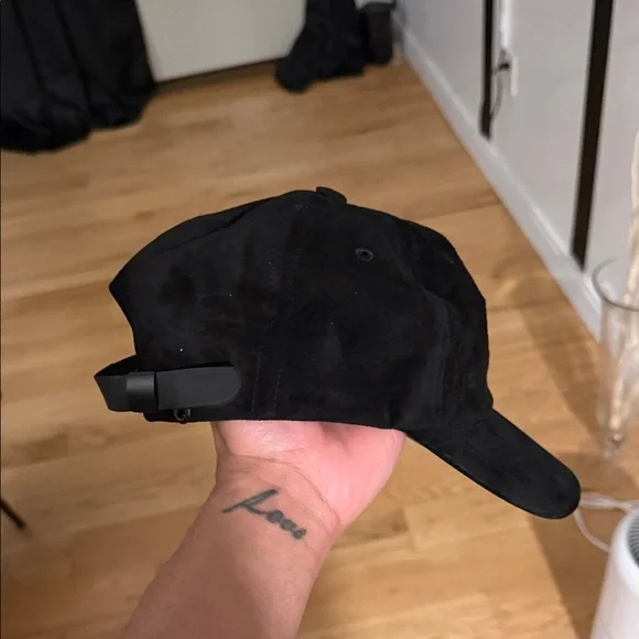 MONSE Elegant Black Suede Hat - Picture 2 of 3